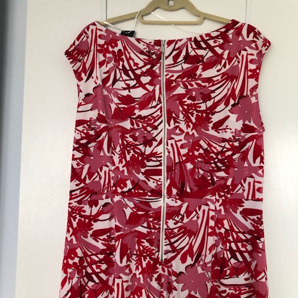 Super cute summer dress. Perfect for day weddings! - Picture 3 of 5